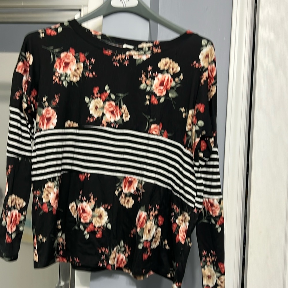 Boutique shirt brand sew in love long sleeve like new